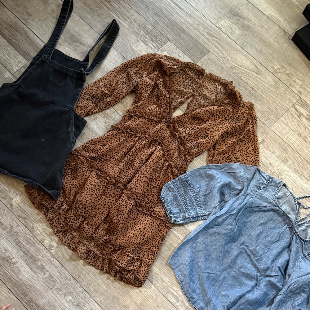 Clothing lot - 3 pieces - you get all